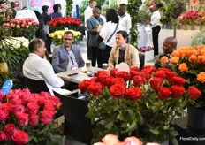 At the booth of Sinya Flowers and Porini Flowers some good conversations were going on